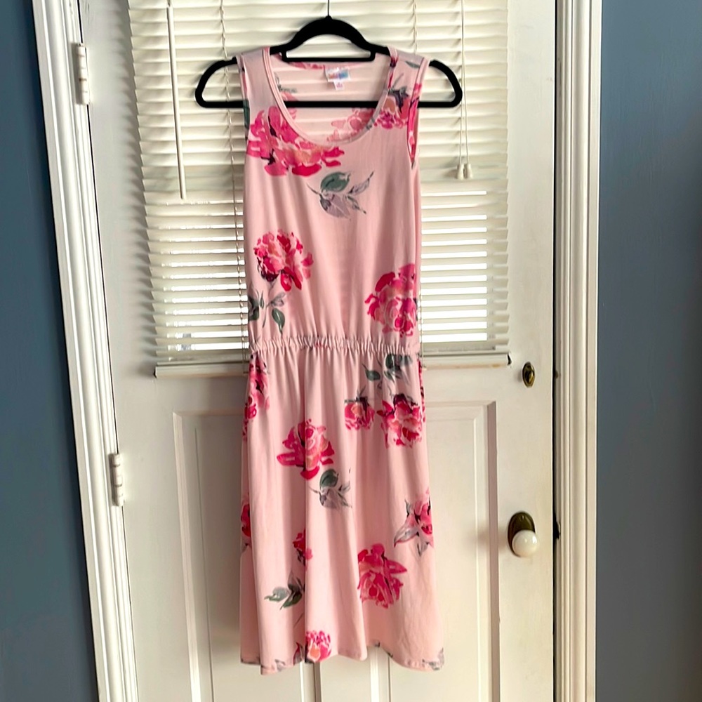 Lularoe pink floral dress with pockets!